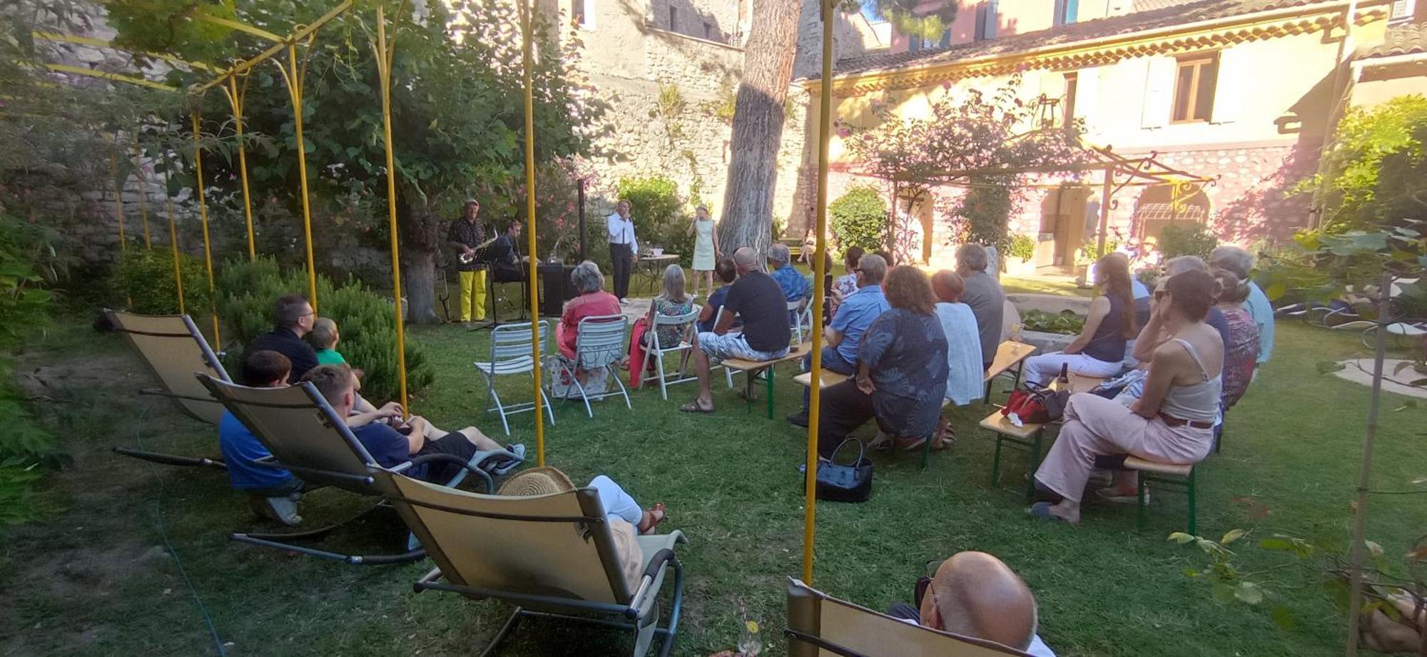 Les Arcades Le Lion D'Or Hotel Buis-les-Baronnies Kültér fotó