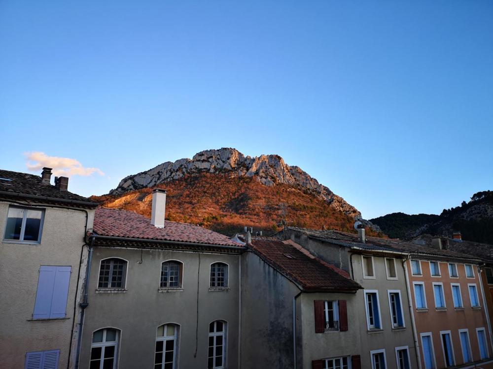 Les Arcades Le Lion D'Or Hotel Buis-les-Baronnies Kültér fotó